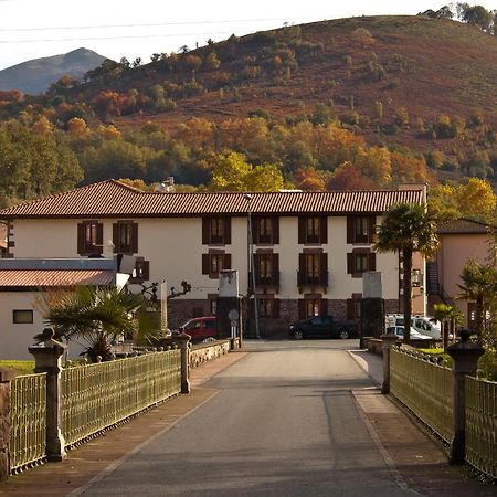 Hotel Urgain Oronoz-Mugaire Esterno foto