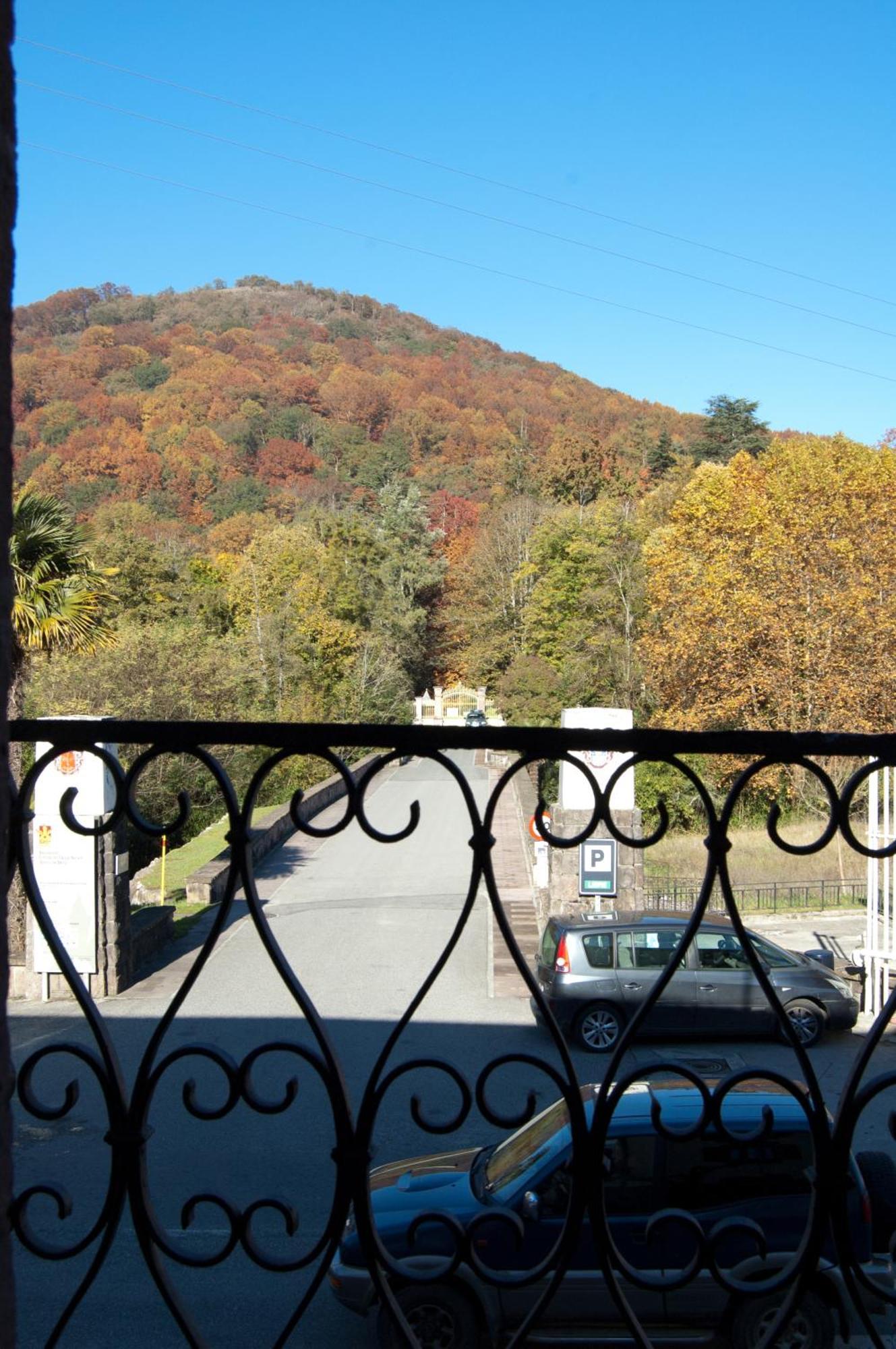 Hotel Urgain Oronoz-Mugaire Esterno foto