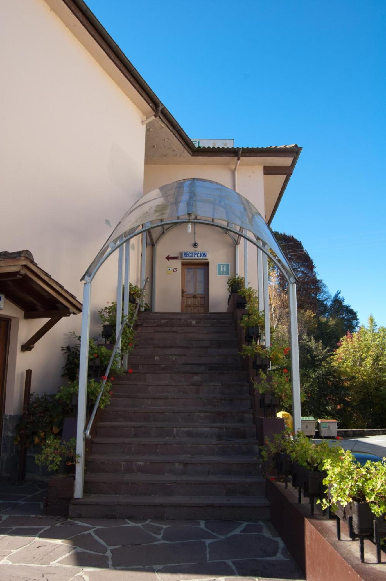 Hotel Urgain Oronoz-Mugaire Esterno foto