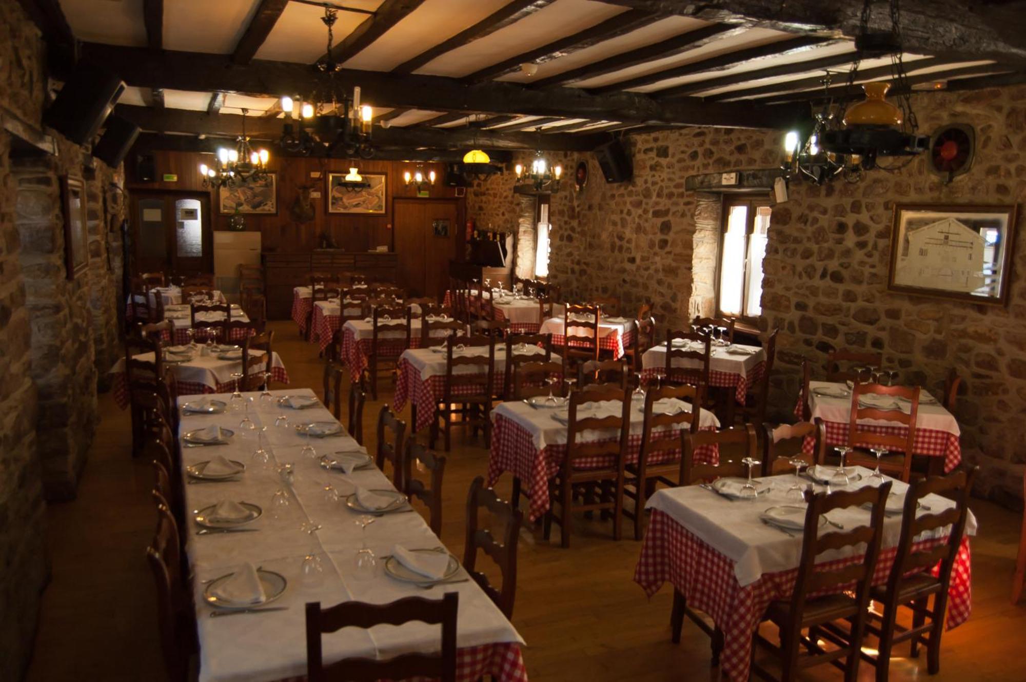 Hotel Urgain Oronoz-Mugaire Esterno foto
