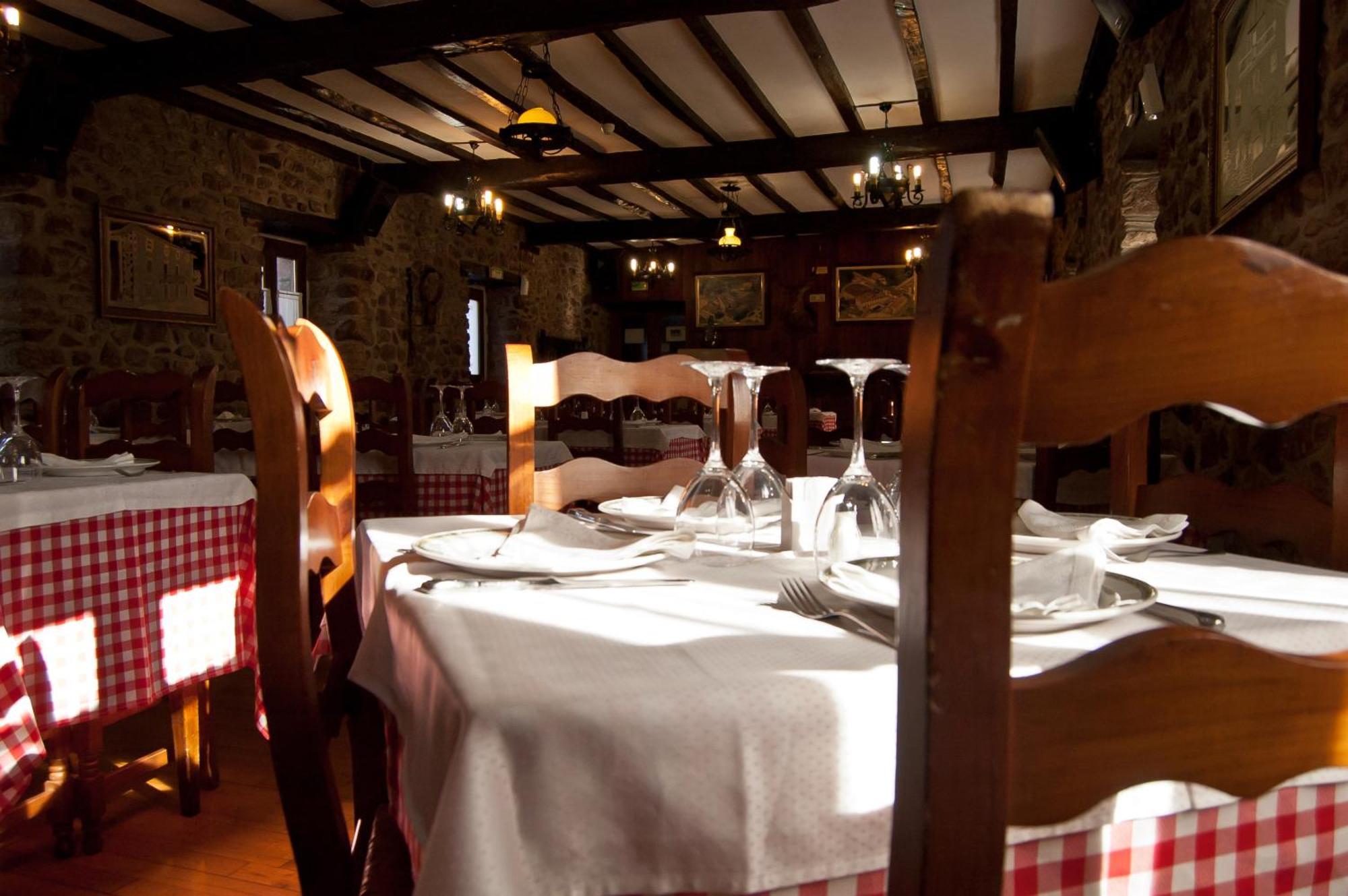 Hotel Urgain Oronoz-Mugaire Esterno foto