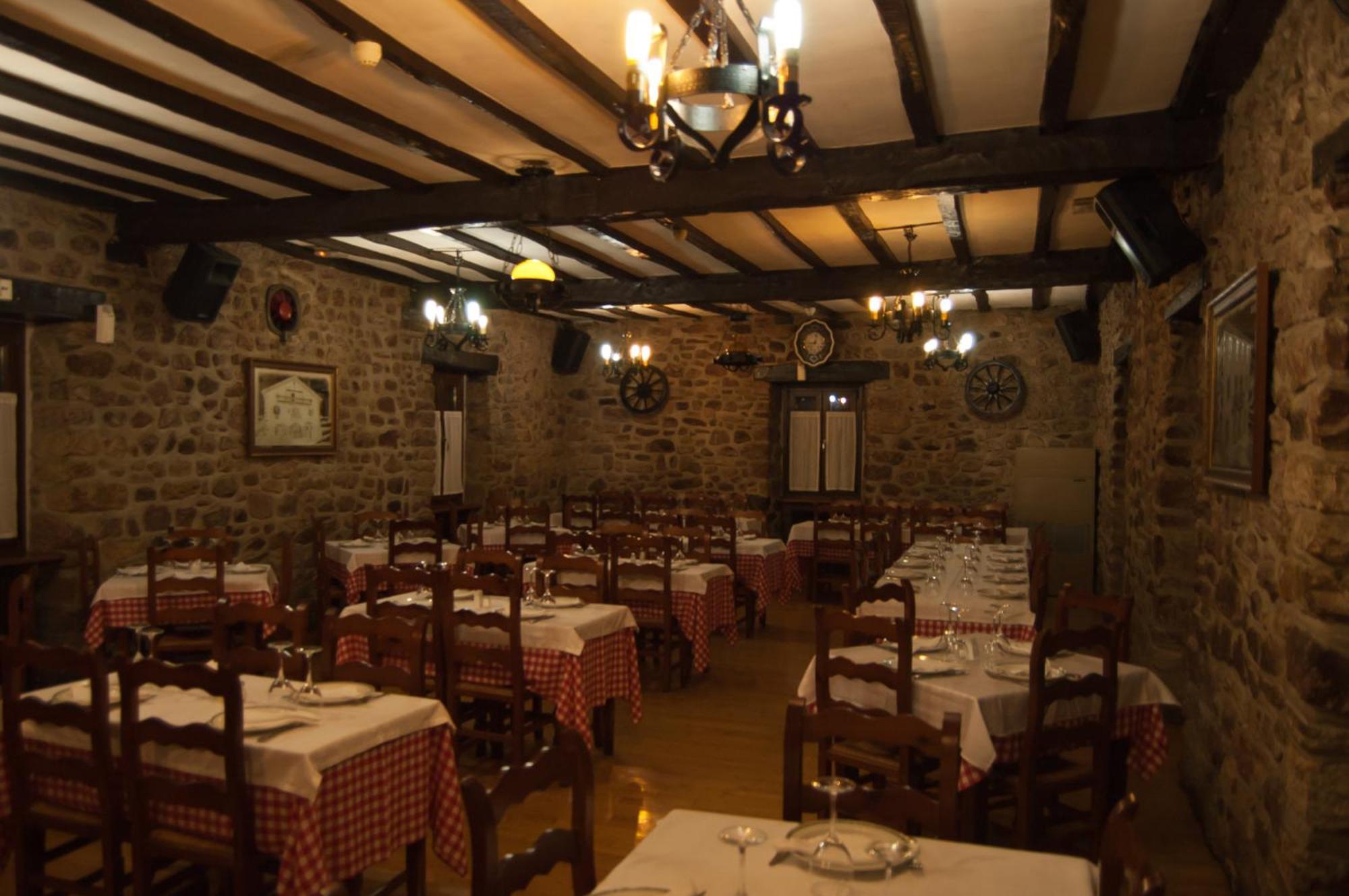 Hotel Urgain Oronoz-Mugaire Esterno foto