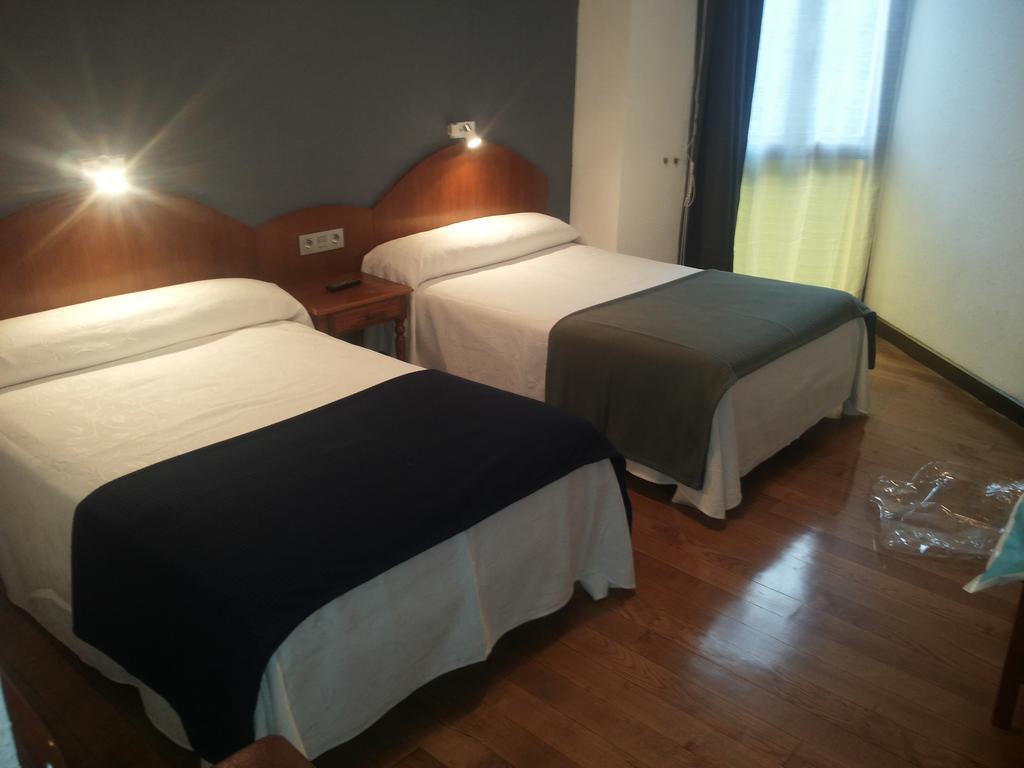 Hotel Urgain Oronoz-Mugaire Esterno foto